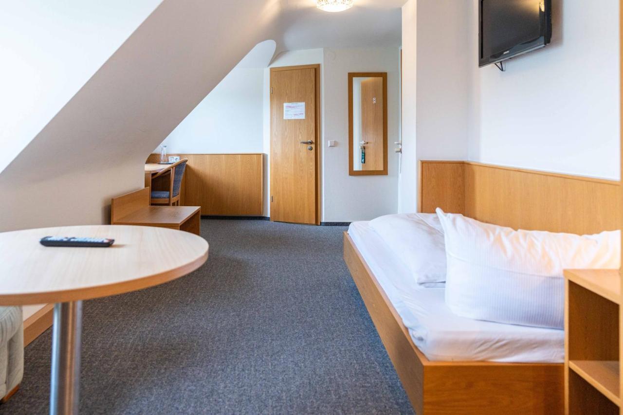 Hotel Am Roemerplatz Ульм Экстерьер фото