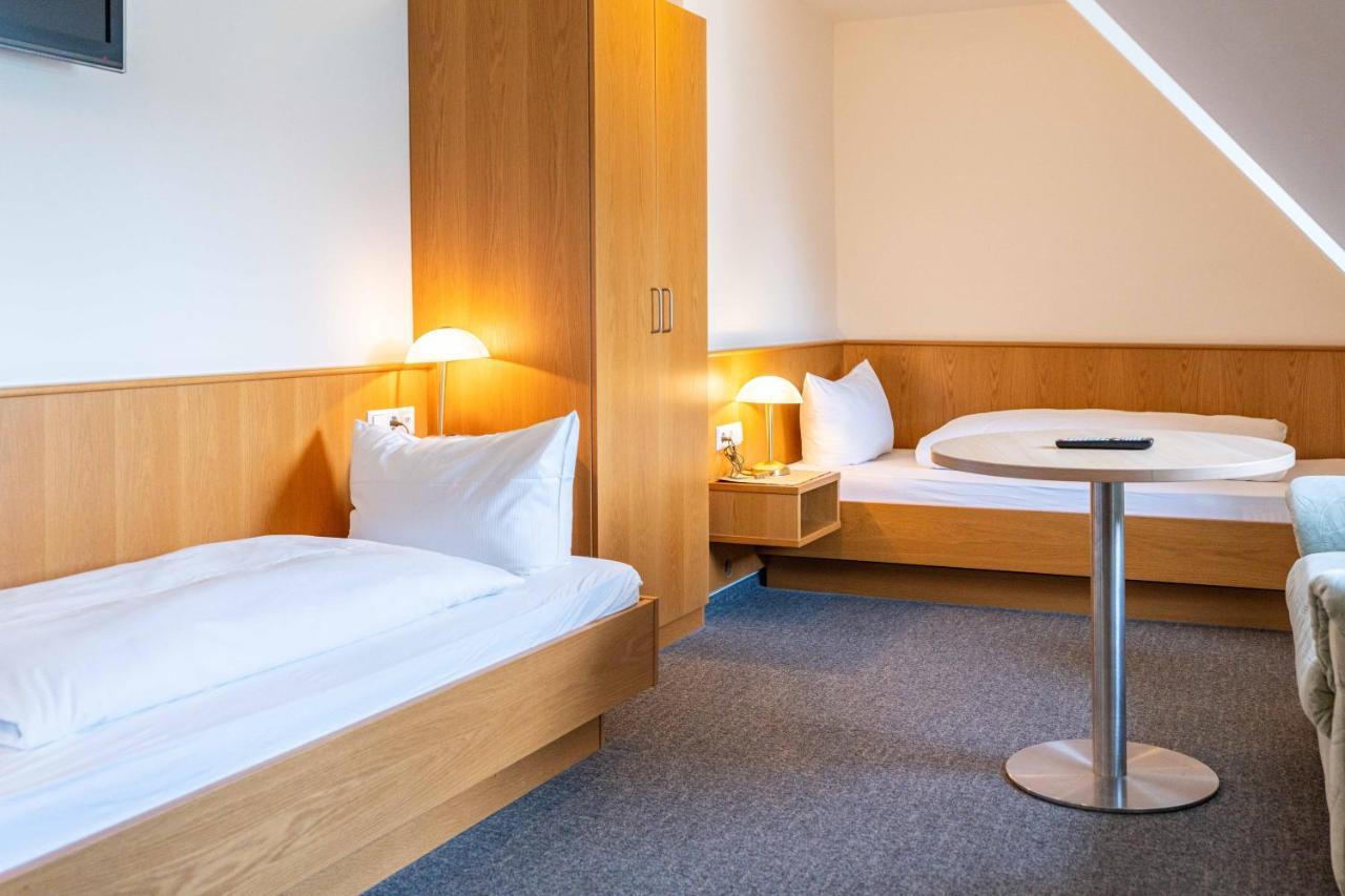 Hotel Am Roemerplatz Ульм Экстерьер фото