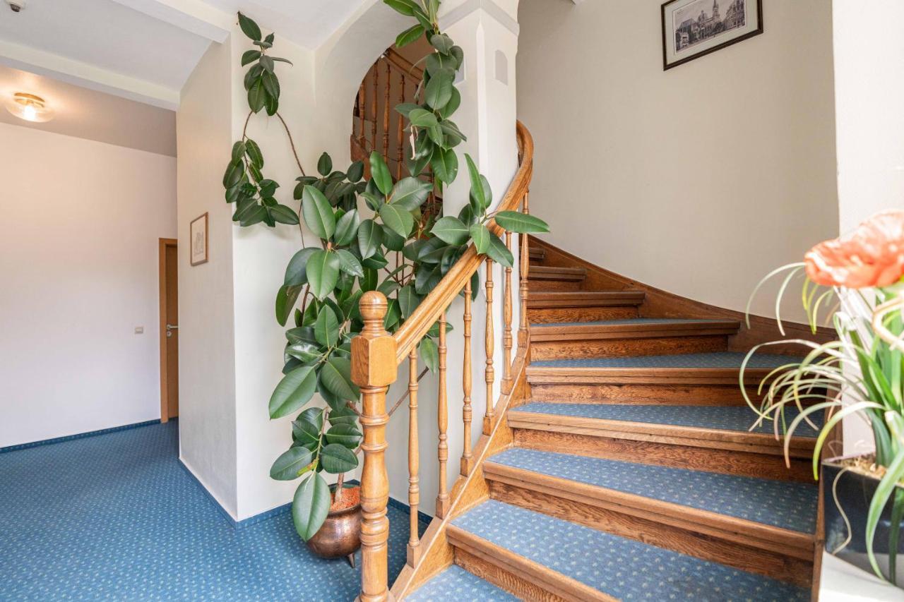 Hotel Am Roemerplatz Ульм Экстерьер фото
