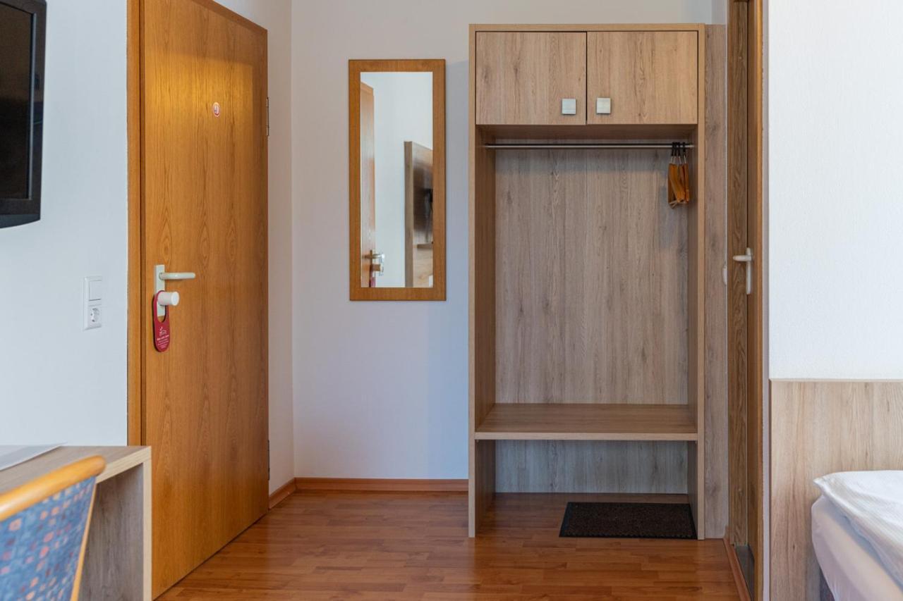 Hotel Am Roemerplatz Ульм Экстерьер фото